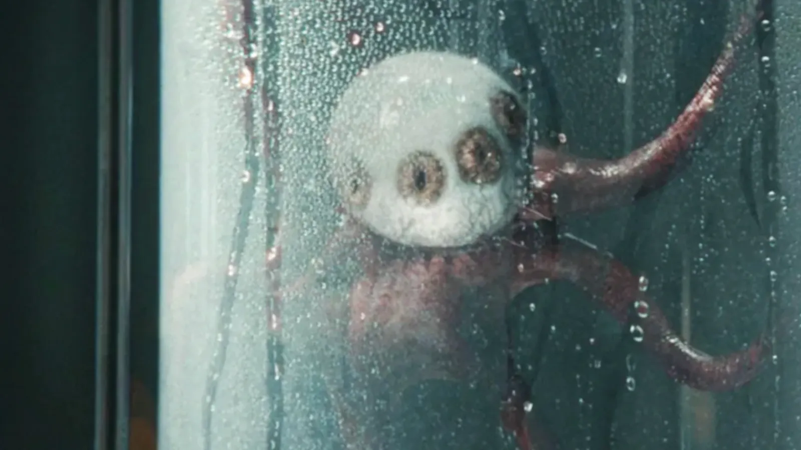 This Show's Eyeball Creature Is Scarier In a New Way in Episode 7